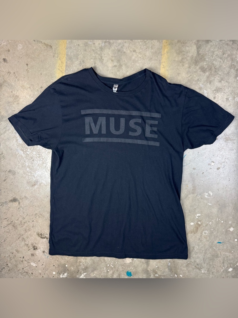 Muse T-Shirt Sz Large Alternative Rock Electronica Grunge 2010s Concert Band Tee